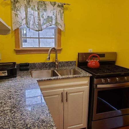 Upstairs 2 Bedroom Avalon Regia Apartment Georgetown Luaran gambar