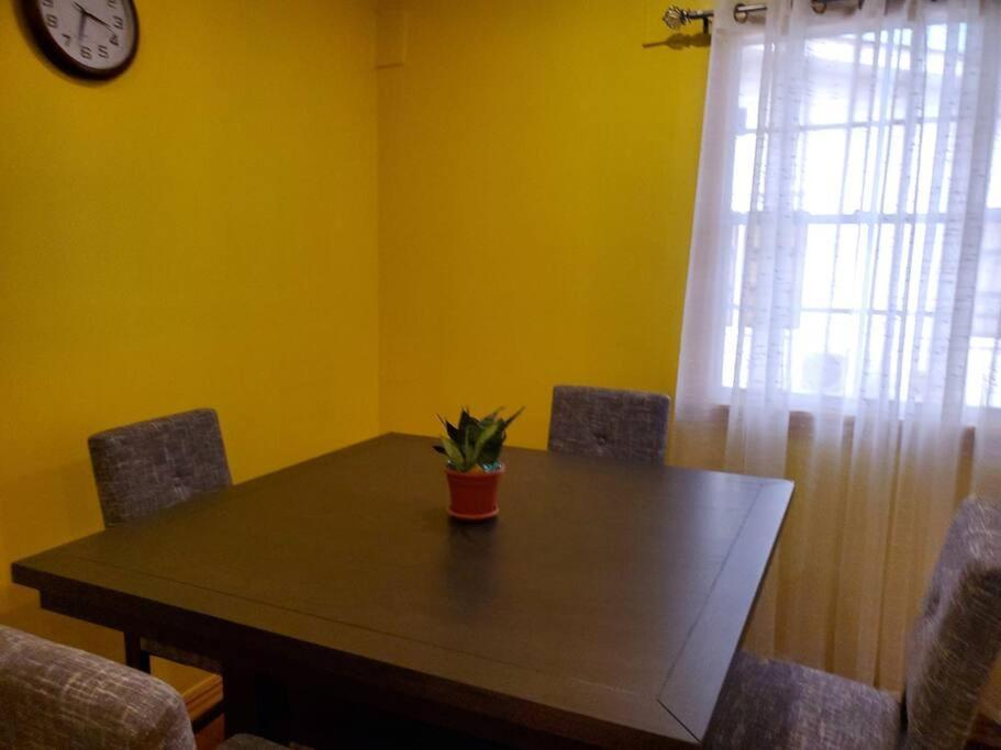 Upstairs 2 Bedroom Avalon Regia Apartment Georgetown Luaran gambar