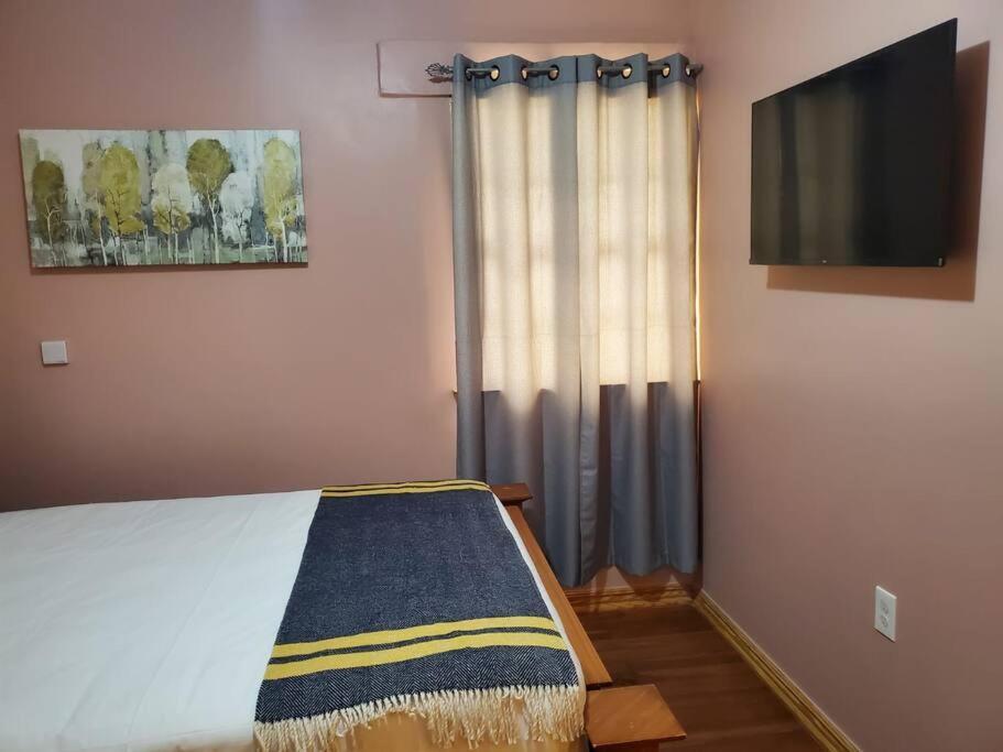 Upstairs 2 Bedroom Avalon Regia Apartment Georgetown Luaran gambar