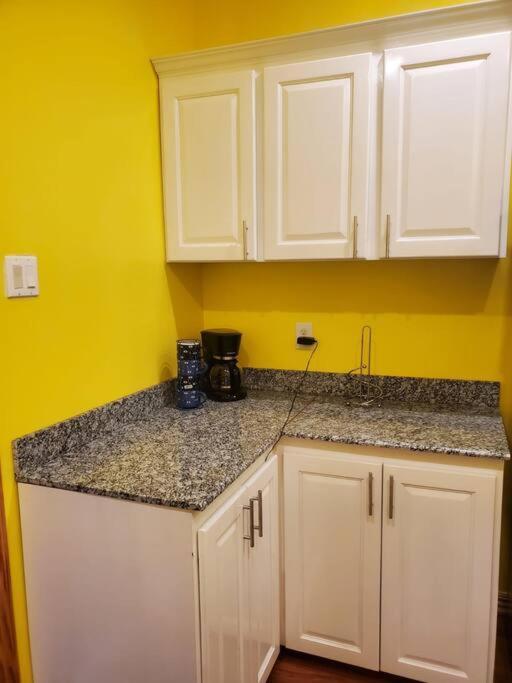 Upstairs 2 Bedroom Avalon Regia Apartment Georgetown Luaran gambar